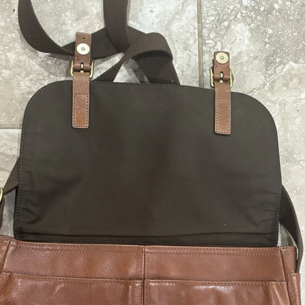 Fossil Men's Buckner Leather Messenger Bag‎